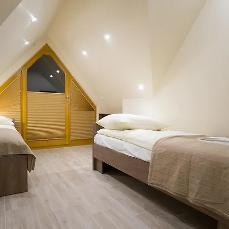 Mlynek Przy Rowni Apartmán *